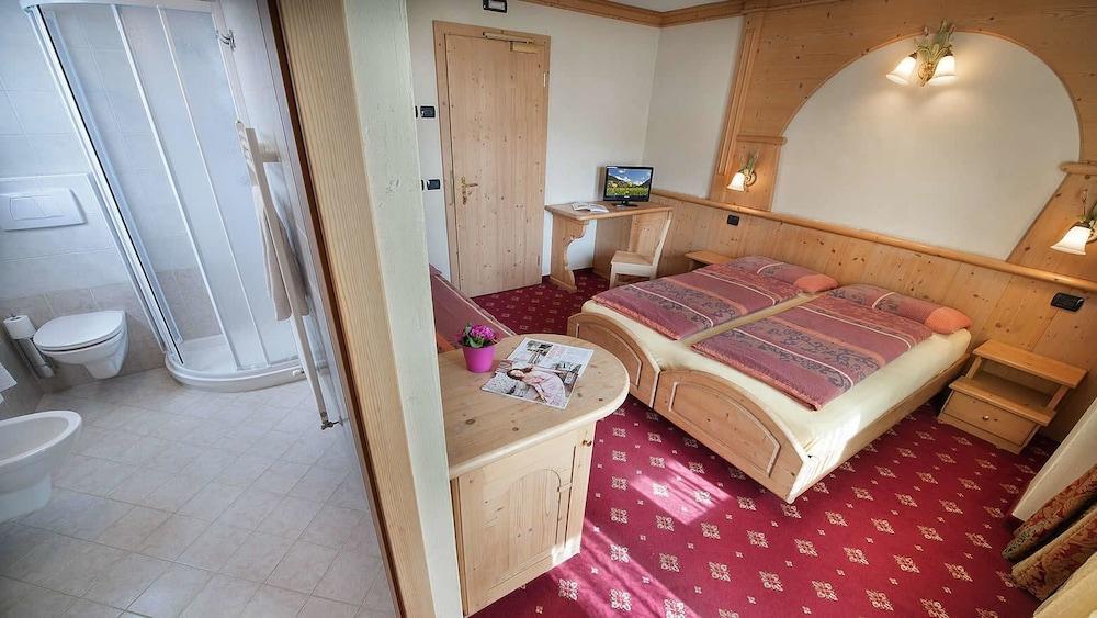 Hotel Champagne Livigno Exteriör bild