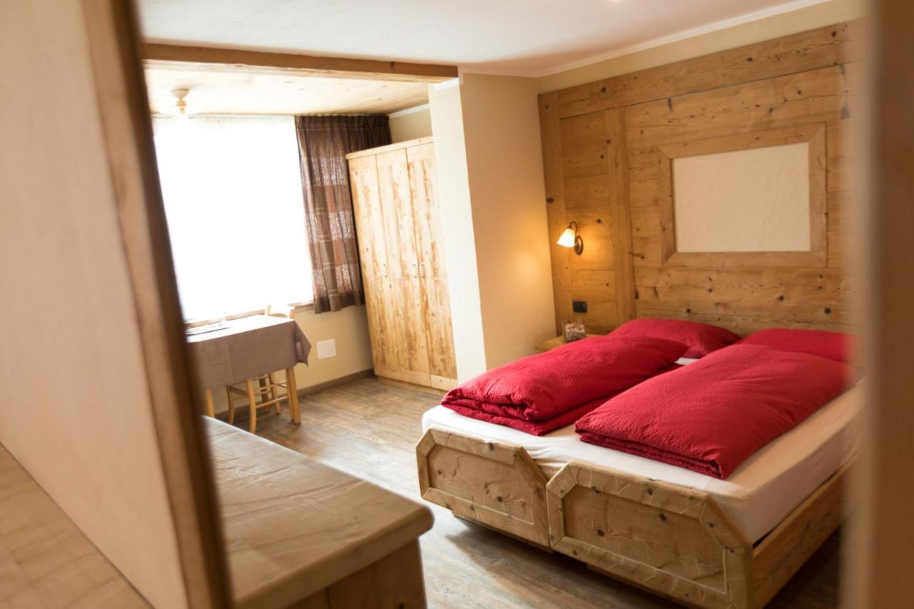 Hotel Champagne Livigno Exteriör bild