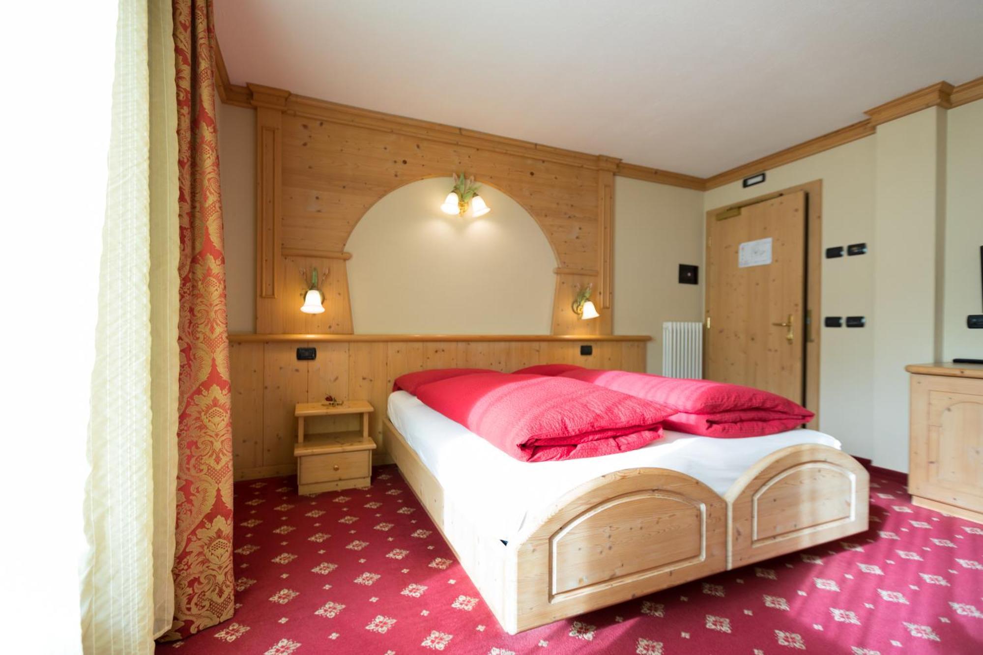 Hotel Champagne Livigno Exteriör bild