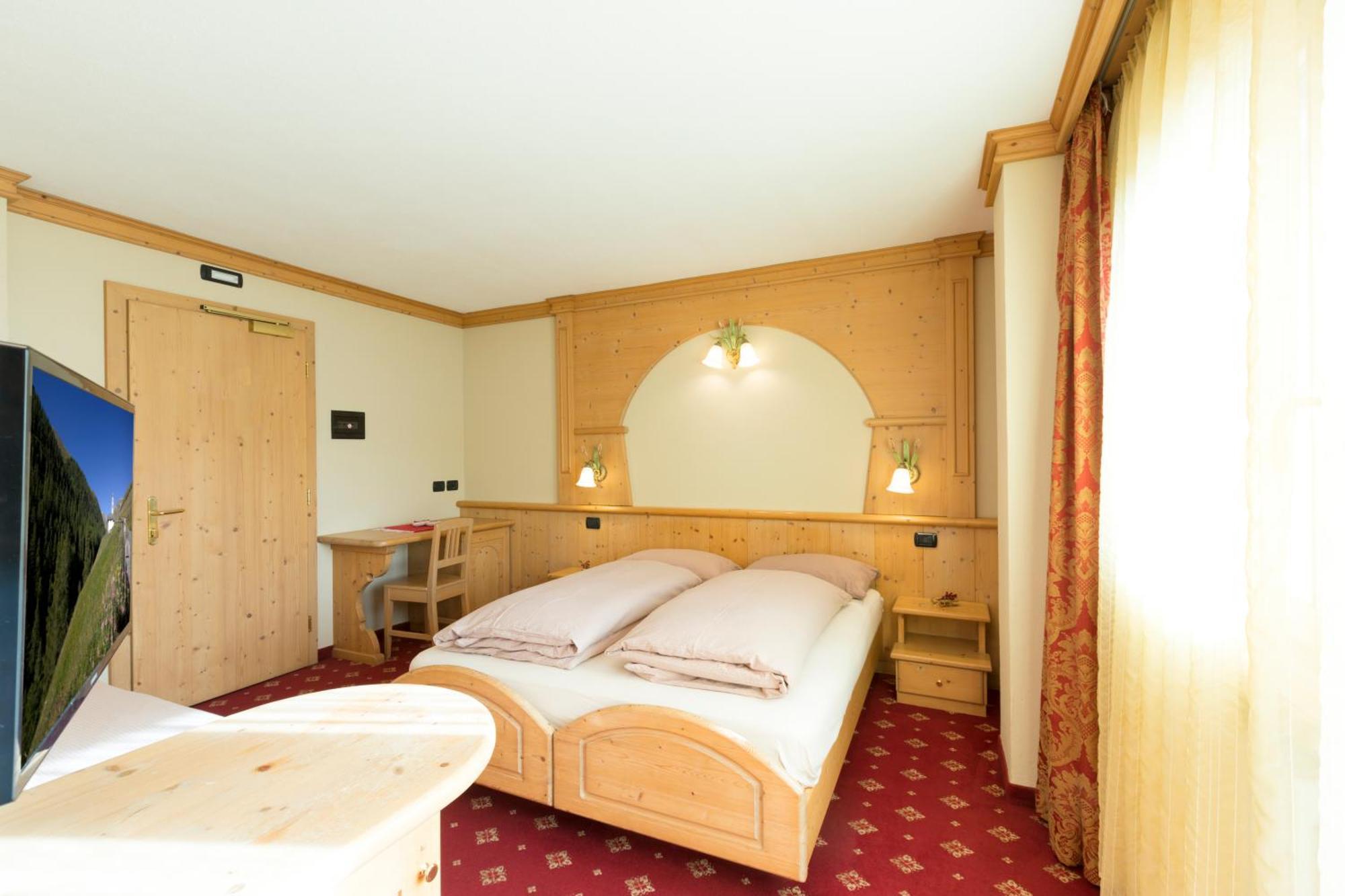 Hotel Champagne Livigno Exteriör bild