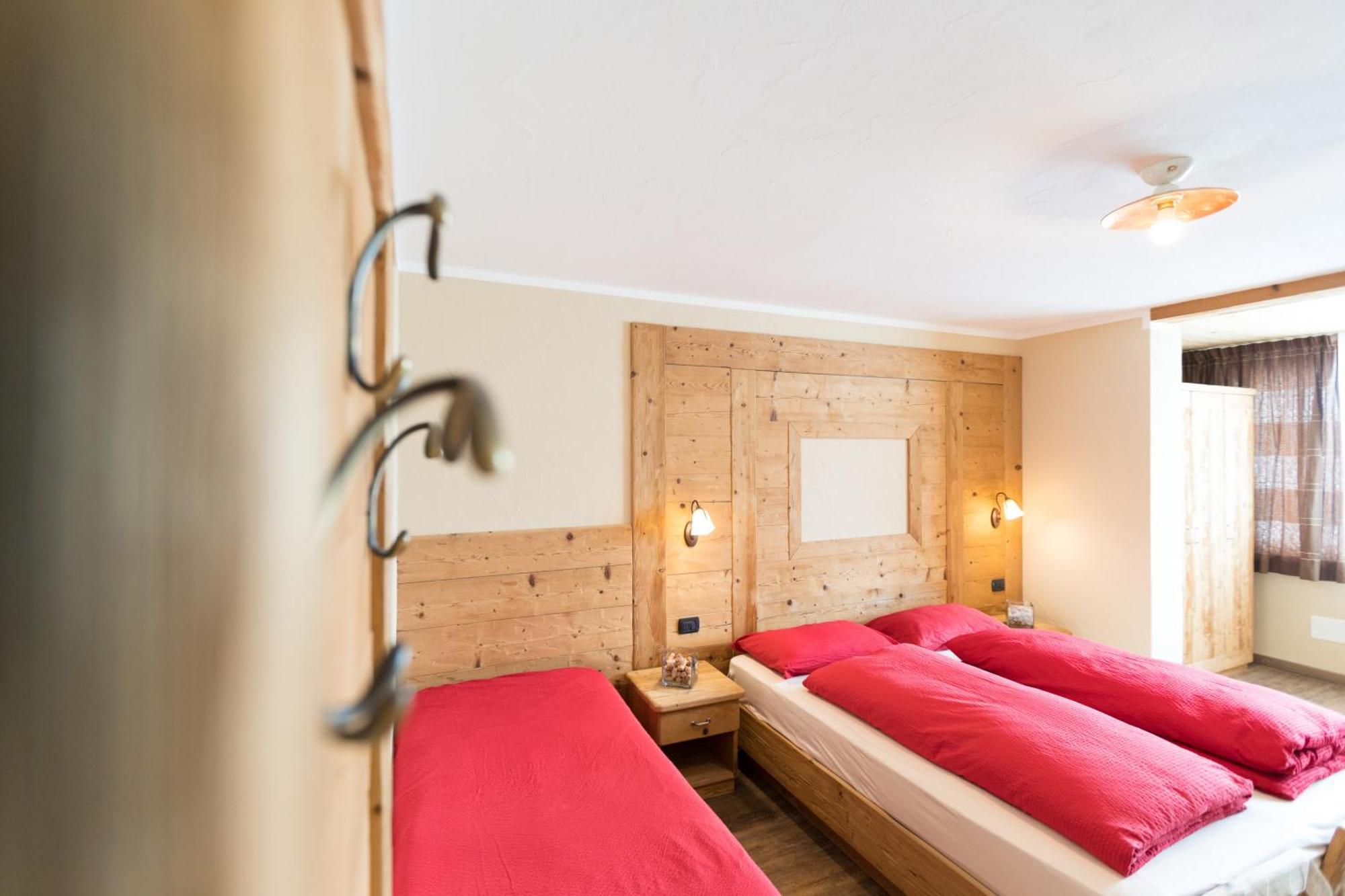 Hotel Champagne Livigno Exteriör bild