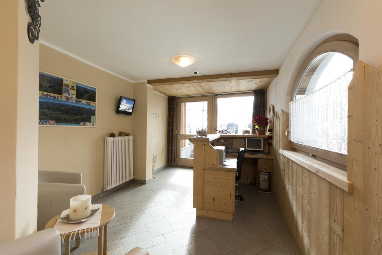 Hotel Champagne Livigno Exteriör bild