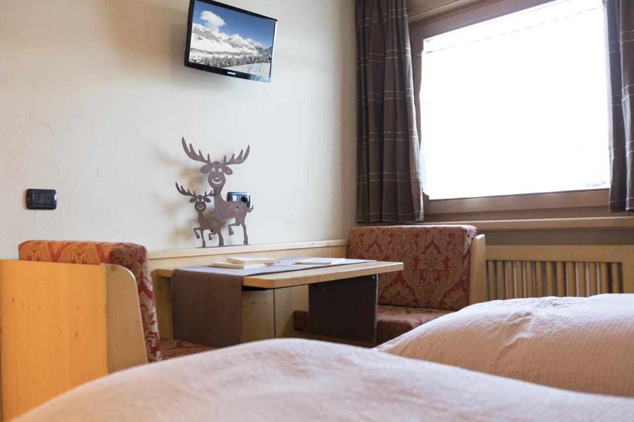Hotel Champagne Livigno Exteriör bild